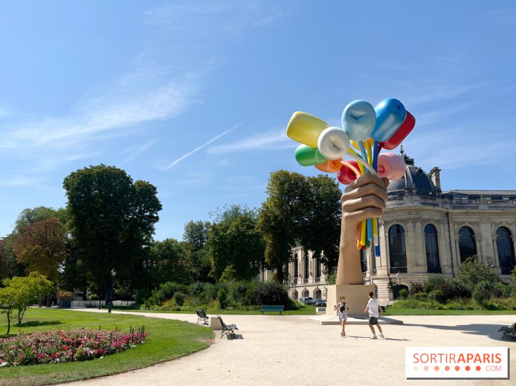 Les Jardins des Champs-Elysées - Bouquet of tulips Koons