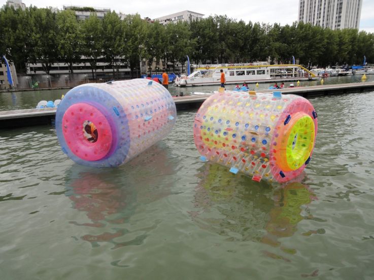 Paris Plages, Bassin de la Villette, Sphères flottantes