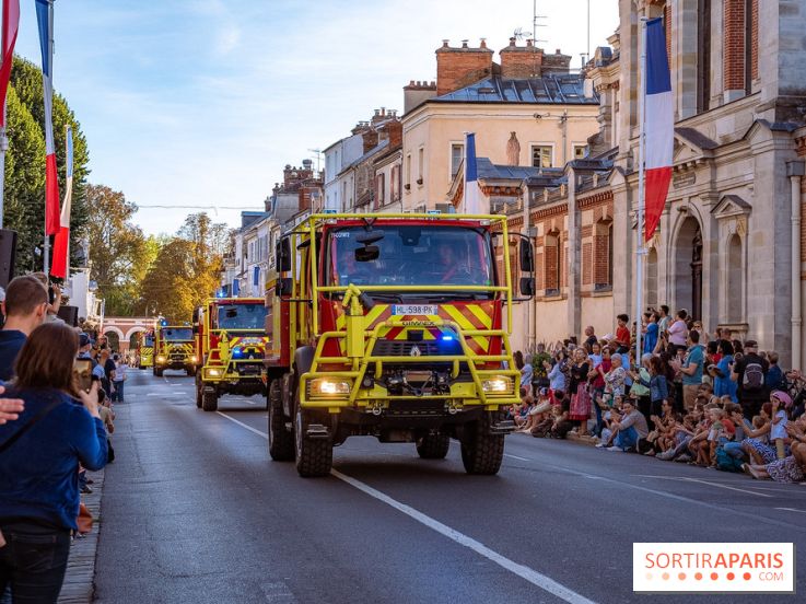 Une grande parade de véhicules pour remercier les pompiers des incendies de Fontainebleau