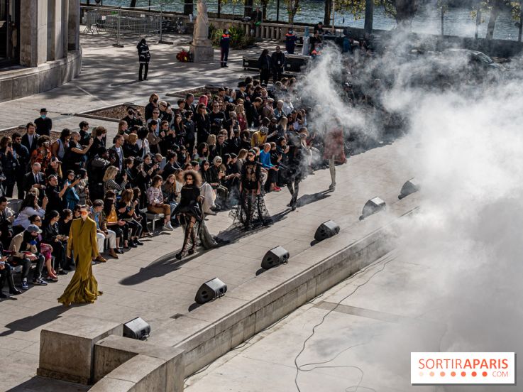 Fashion Week Paris : programme des défilés, collections de prêt-à-porter Femmes "Printemps/Été 2022"