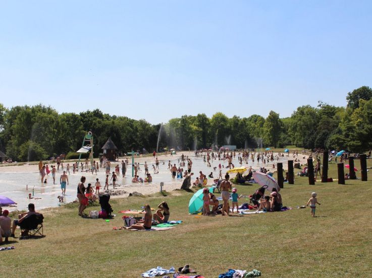 Le Parc Hérouval à Gisors, le parc de loisirs avec plage et jeux d'eau
