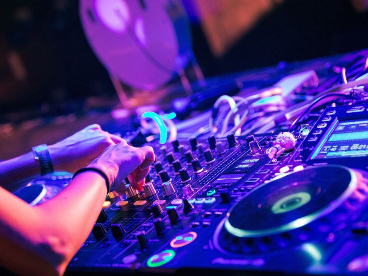 Techno Parade : origine et histoire de l'incontournable rendez-vous festif et électro à Paris