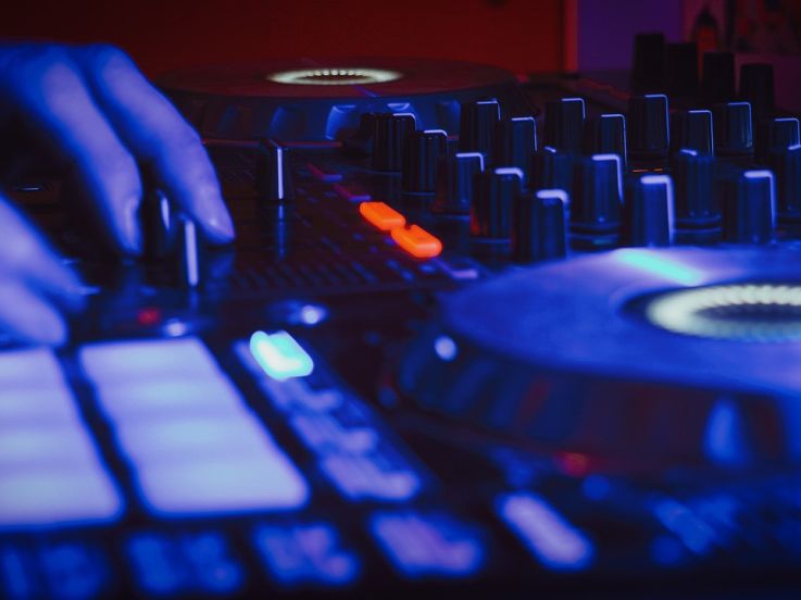 Diplo squatte les platines du T7 Paris