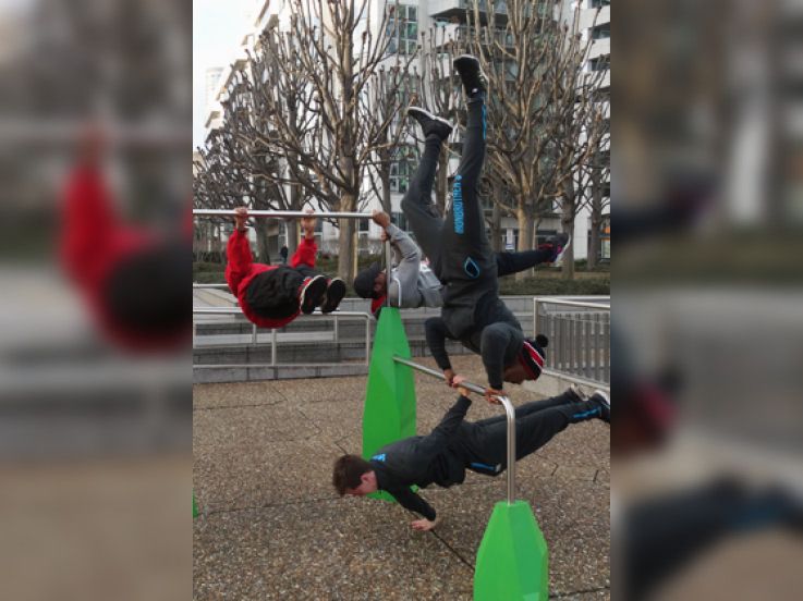 Démonstration de Street Workout à La Défense 