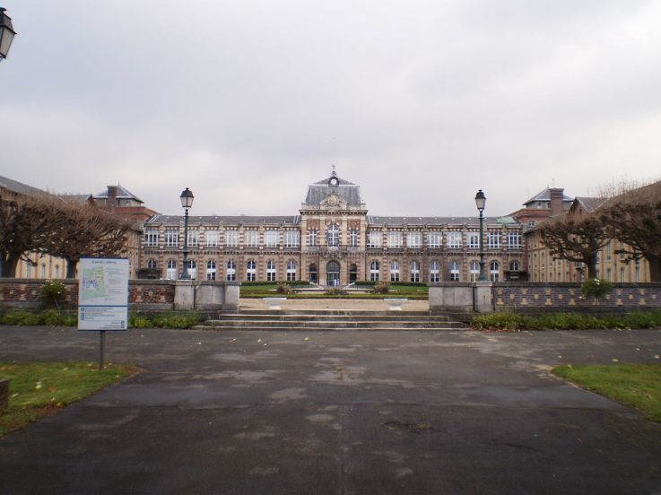 Classé patrimoine d’intérêt régional, ce bâtiment historique est un ancien asile impérial !