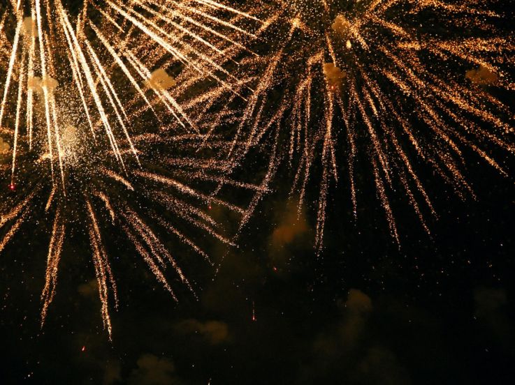 14 juillet 2022 à Thiais (94) : feu d'artifice en mode années 80 pour la Fête Nationale