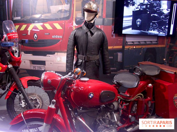 Exposition Pompiers à lHôtel de Ville