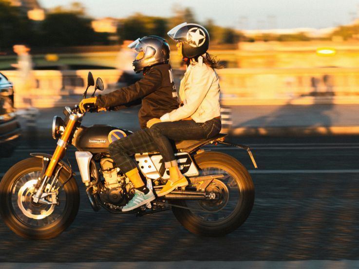 Journée internationale femmes : un défilé de moto