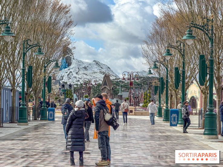 Disneyland Paris : tout savoir sur Adventure Bay, la zone du lac de Disney Adventure World