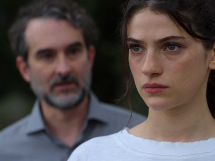 Sterling Point : Jay Duplass, Ella Rubin