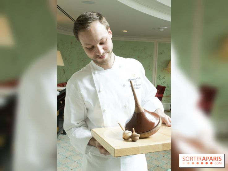 Bûche de Noël toupie du Shangri-La Paris 2017