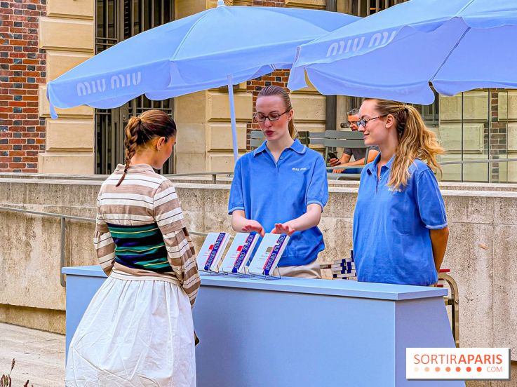 Miu Miu Summer Reads : la maison italienne ouvre un pop up et distribue des livres gratuits à Paris