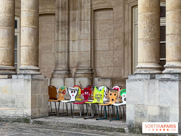 Paris Design Week 2025 : "577 chaises : l’hémicycle citoyen", l'installation aux Archives nationales