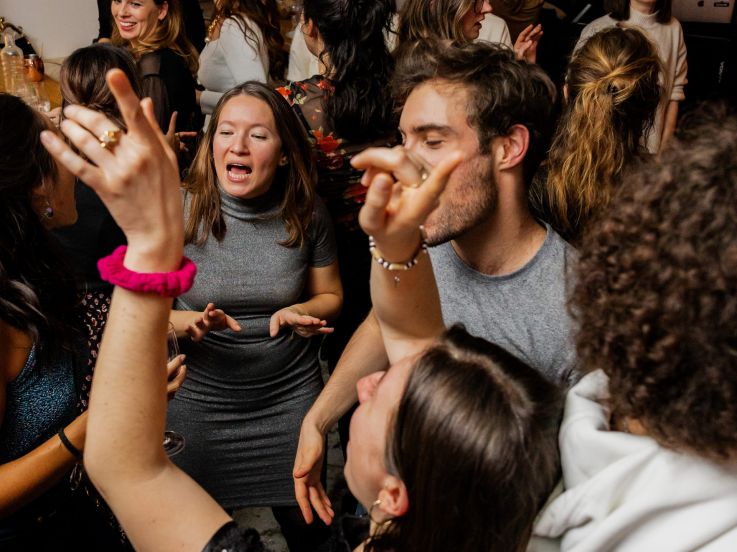Paillettes Paris : le restaurant festif qui mêle gastronomie et fête en plein cœur de Paris