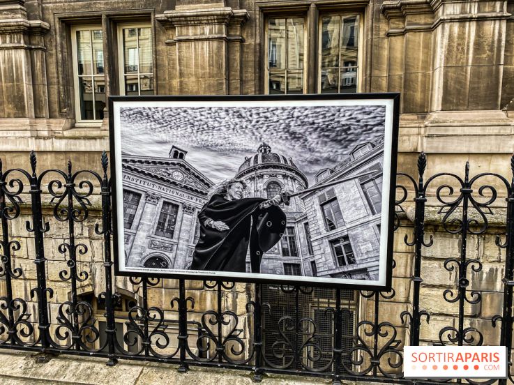 Parisiennes, l'exposition photos de Nikos Aliagas sur les grilles de l'Hôtel de Ville