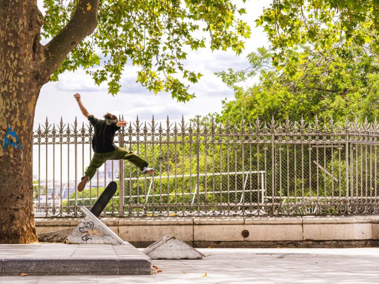 skateboard