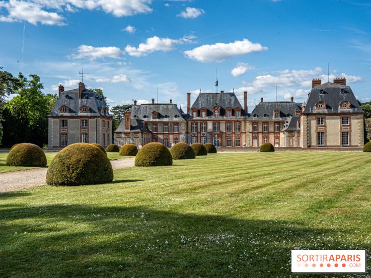 Le Château de Breteuil, ses jardins remarquables et contes de Perrault