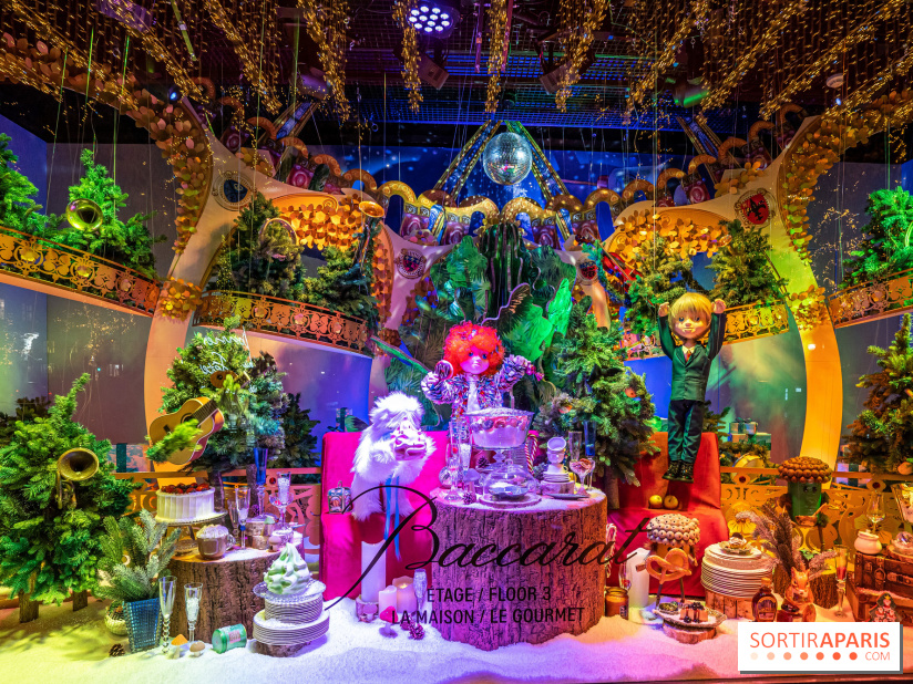 Les vitrines et sapin de Noël des Galeries Lafayette 2022