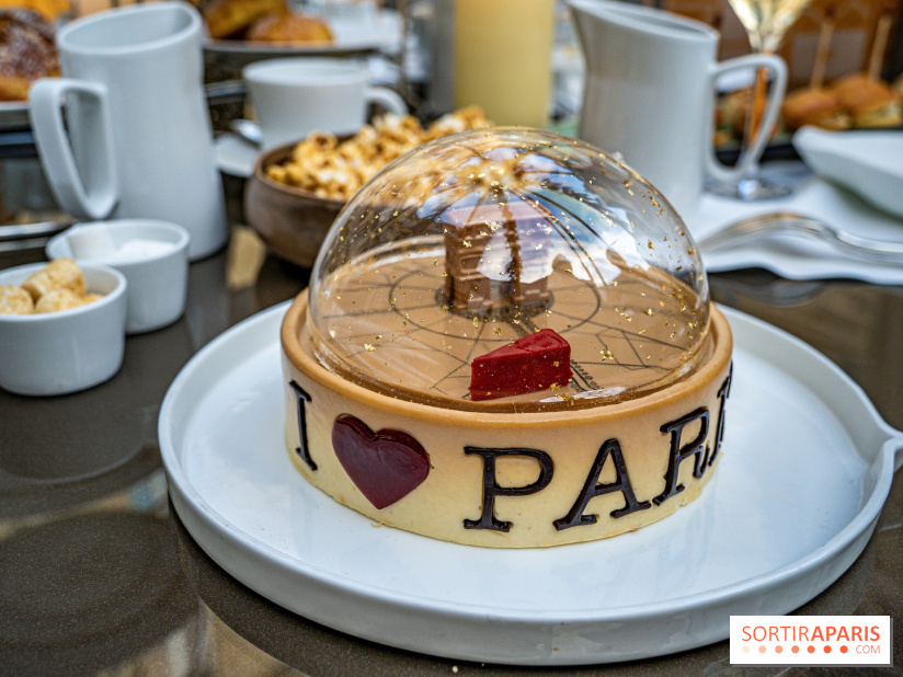 La Bûche de Noël 2022 de l'Hôtel Fouquet's paris par Anthony Coquereau