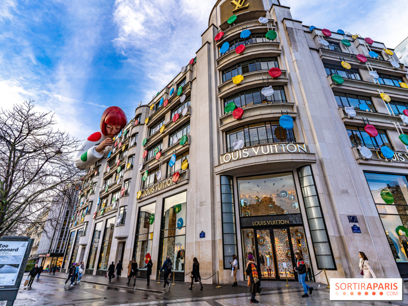 Yayoi Kusama chez Louis Vuitton sur les Champs-Elysées - photos 