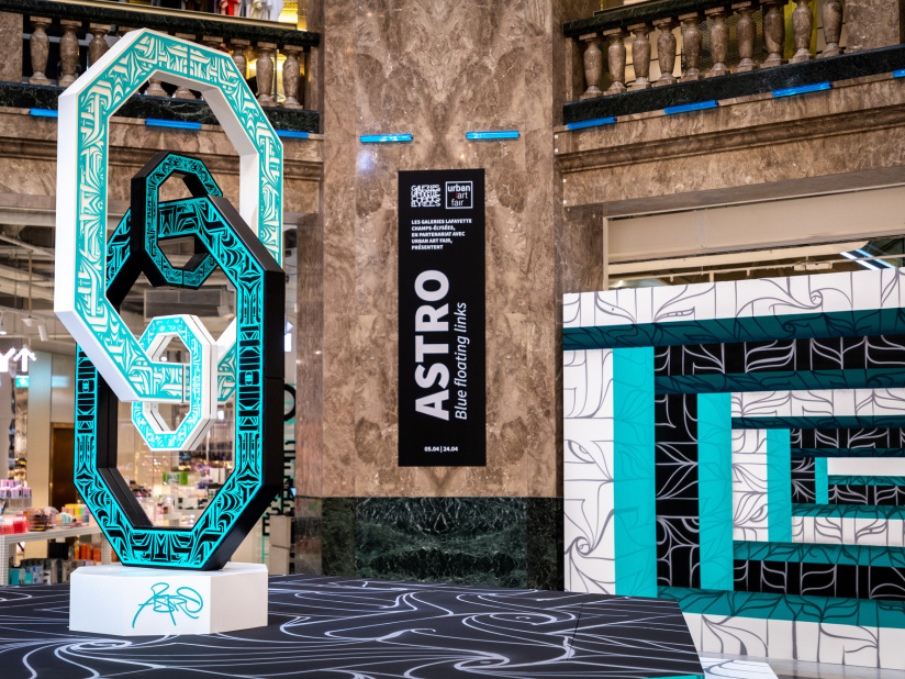 Astro impose l’Urban Art Fair dans l'atrium des Galeries Lafayette Champs-Elysées - credit photo   Lionel Belluteau   unœilquitraine   Astro   Urban Art Fair 002