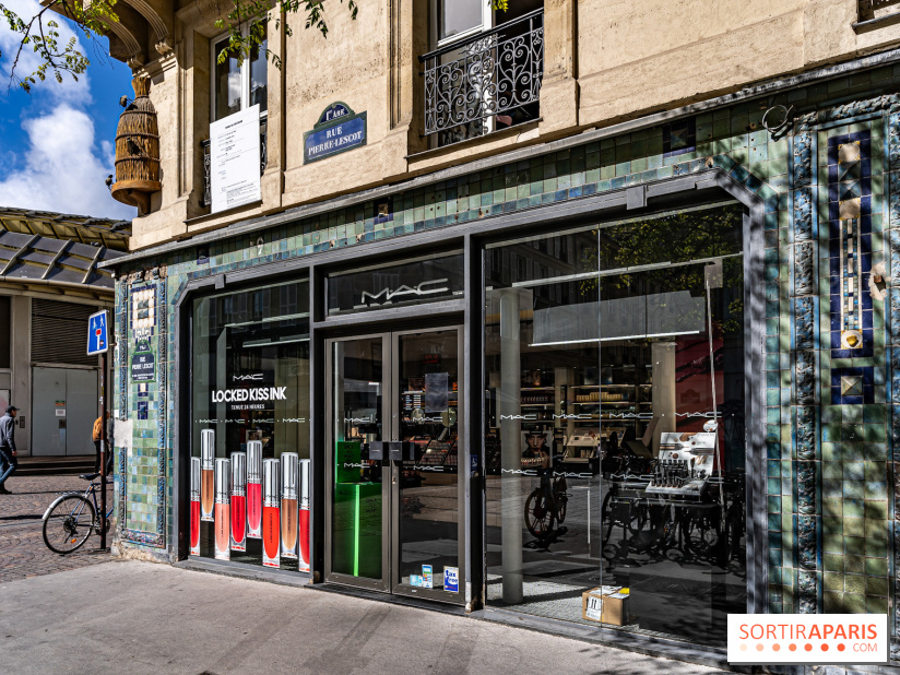 La ruche insolite, vieille enseigne aux Halles -  A7C0191