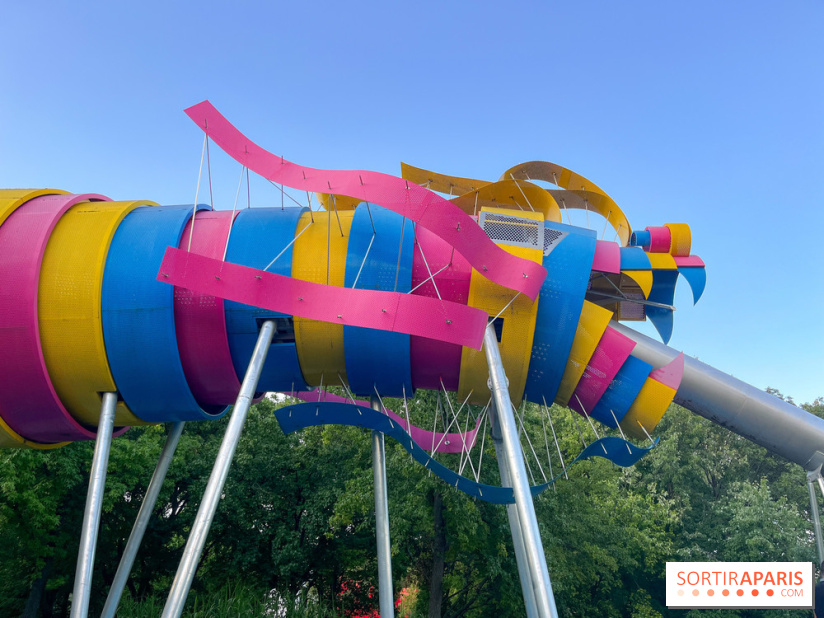 Le Jardin du Dragon, l'aire de jeux colorée au parc de la Villette