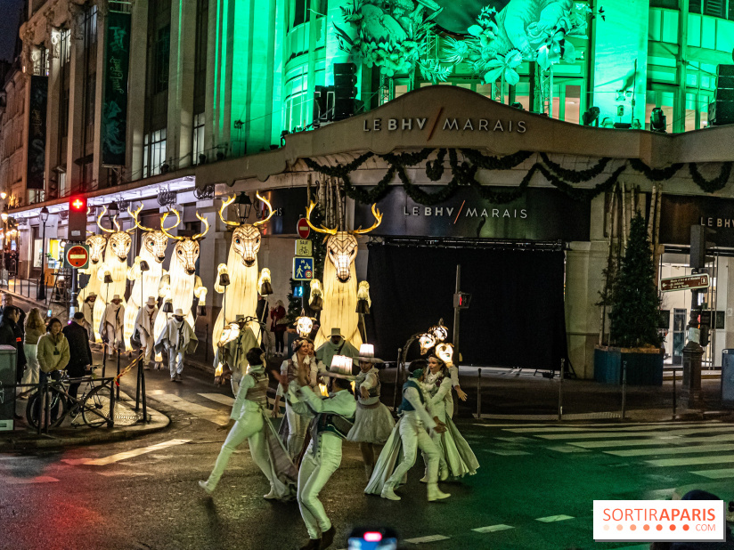 Inauguration des vitrines et décorations de Noël du BHV Marais à Paris 2023