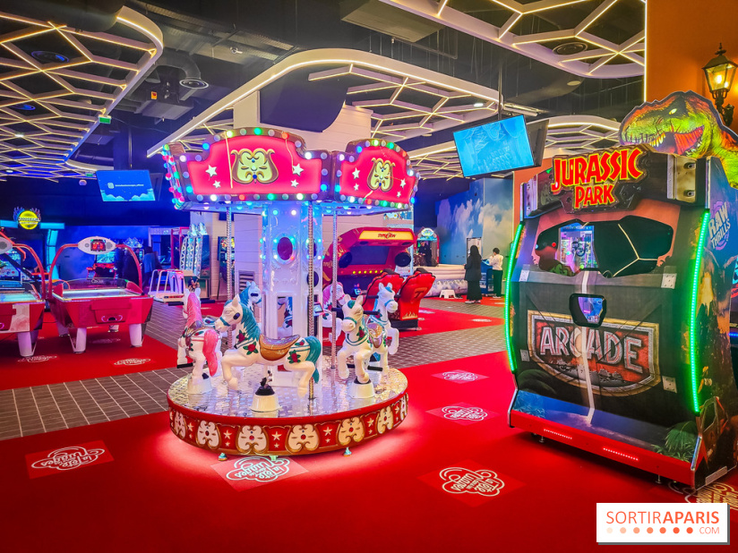 La Tête dans les Nuages - la Défense - Carrousel