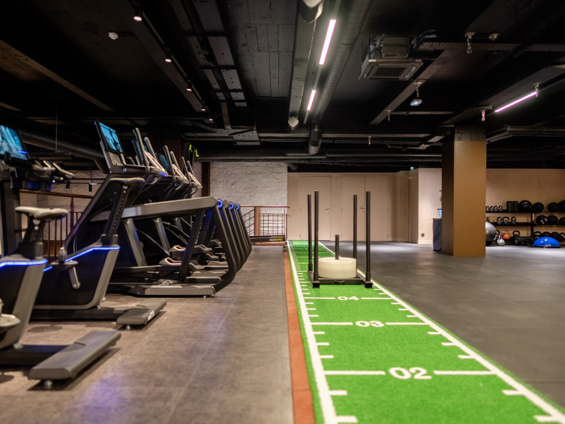SEMPER Wellness : une salle de sport premium sur les Champs-Elysées - Cross training