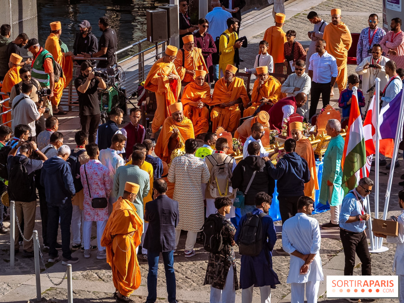 Défilé flottant sur la Seine : le Jal Yatra à Paris, les photos
