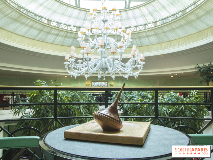 Bûche de Noël toupie du Shangri-La Paris 2017