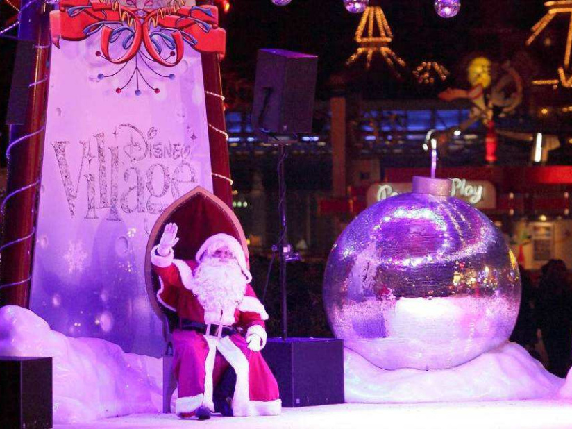 Le Père Noël au Disney Village