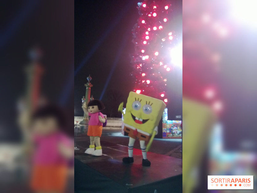 Inauguration du plus grand sapin d'Europe à Paris, place de la Concorde, Dora et Bob l'éponde