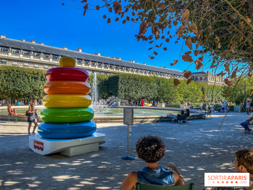 Photos : Jouets géants Fisher Price au Jardin du Palais Royal
