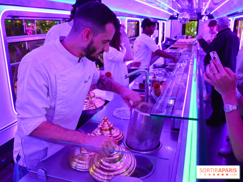 Un bar à glaces et un dessert dans un train de la Félicita