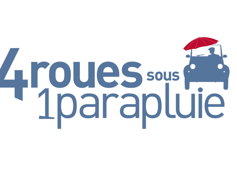 4 rouess sous 1 parapluie