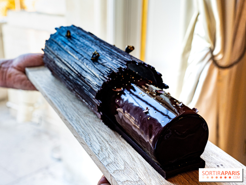 Bûche de Noël Crillon 2022 - buche de noël chocolat - buche exceptionnelle - buche pâtissier - bûche palace