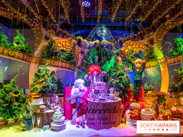Les vitrines et sapin de Noël des Galeries Lafayette 2022