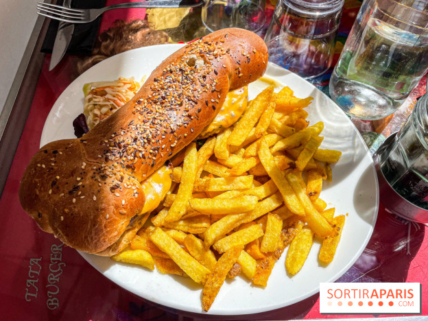 Tata Burger, le restaurant aux burgers en forme de zizi dans le Marais - 3B0B7EFA E700 4E40 89E8 63703DD66F1A
