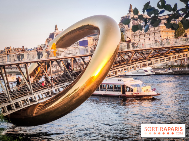 Nuit Blanche 2023 : une installation inoubliable sur la passerelle Léopold Sédar Senghor !