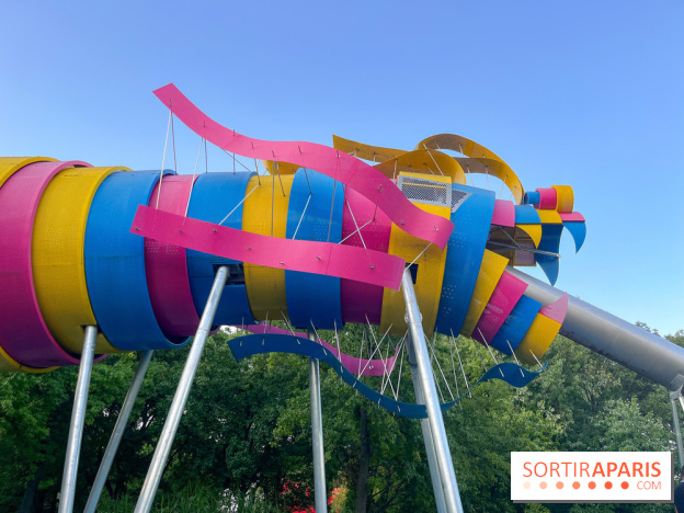 Le Jardin du Dragon, l'aire de jeux colorée au parc de la Villette