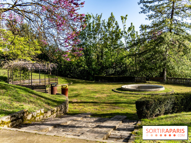 Parc du Dr Fauvel à Villennes sur Seine, grotte et cascades