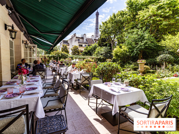 La terrasse jardin Summer de la Bauhinia au Shangri-La Paris