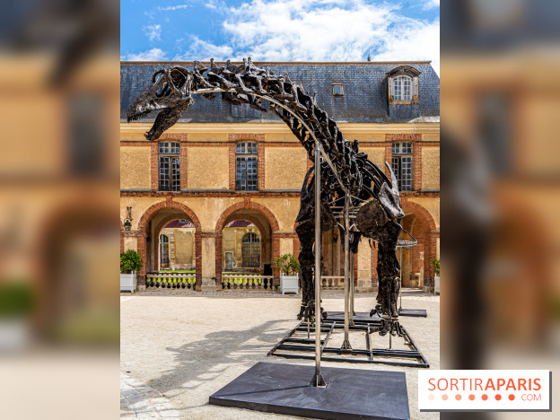 Un dinosaure géant au Château de Dampierre - Jurassique au Château de Dampierre -  A7C8899