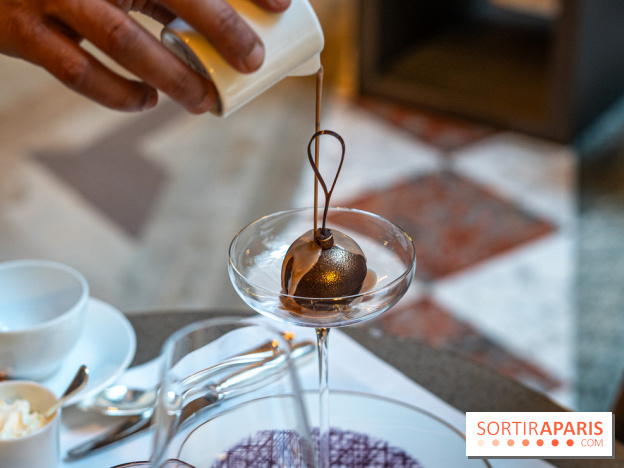 Le tea time de Noël du Crillon 2024 par Matthieu Carlin
