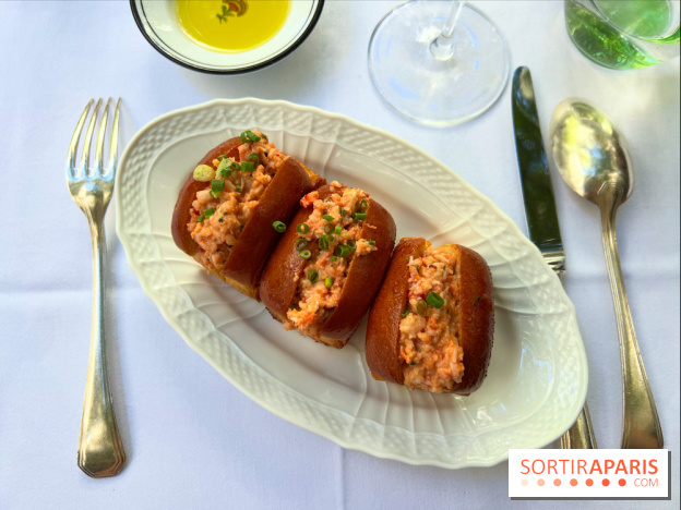 Patio terrasse La Réserve Paris - Lobster roll