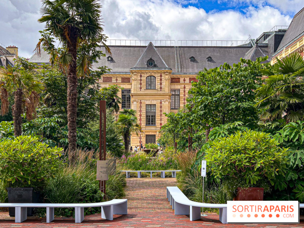 Miu Miu Summer Reads : la maison italienne ouvre un pop up et distribue des livres gratuits à Paris - image00012