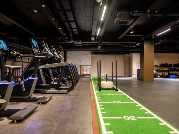 SEMPER Wellness : une salle de sport premium sur les Champs-Elysées - Cross training