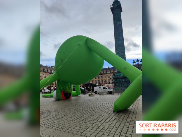 Art Basel Paris 2025 : Kermit la Grenouille s'installe sur la place Vendôme  - fotor 1760961503050